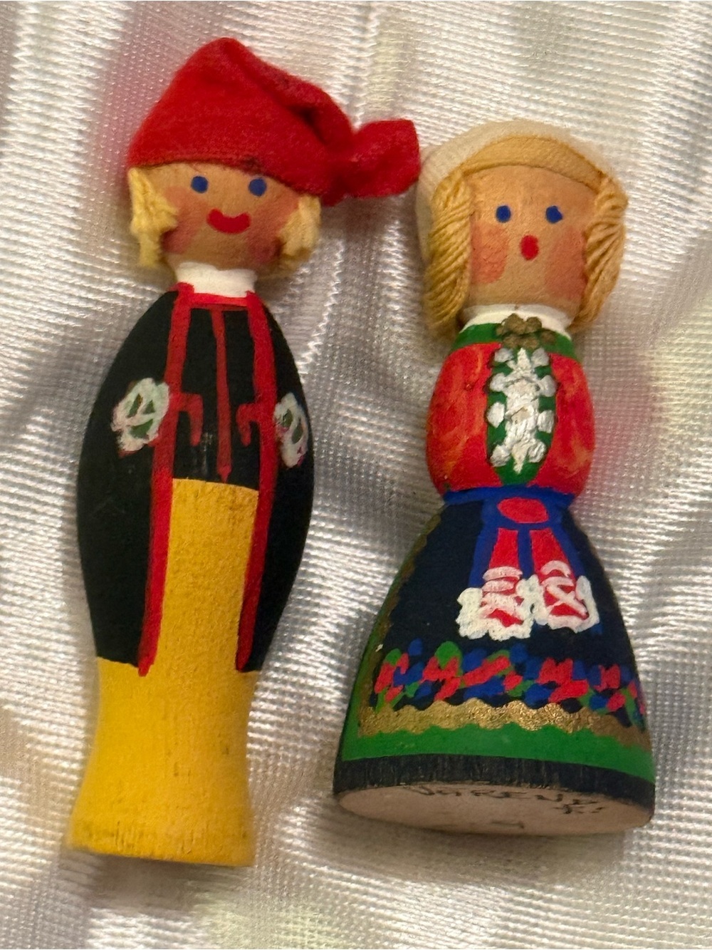 Vtg Swedish Folk Couple
Leksand Wooden Wood
Dolls